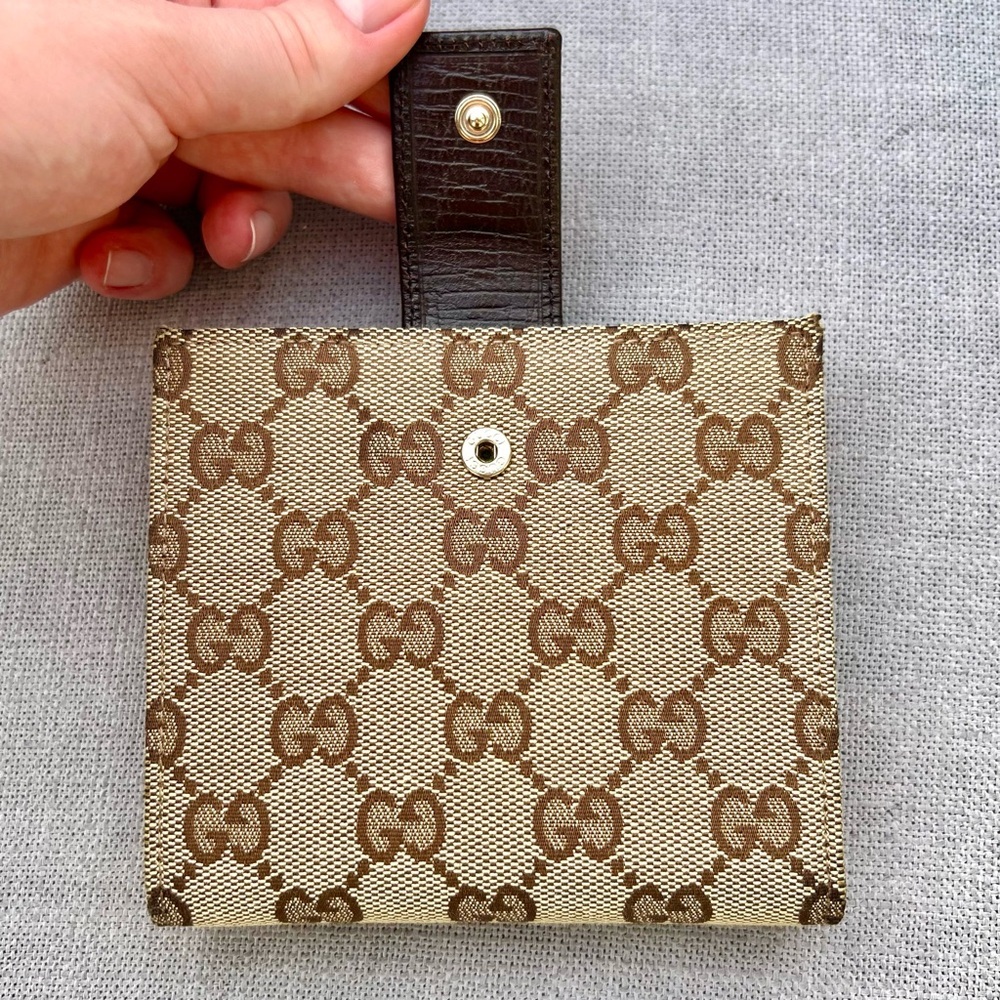 Gucci GG Rare Neutral Canvas Monogram Web Canvas Compact Wallet - Picture 3 of 9